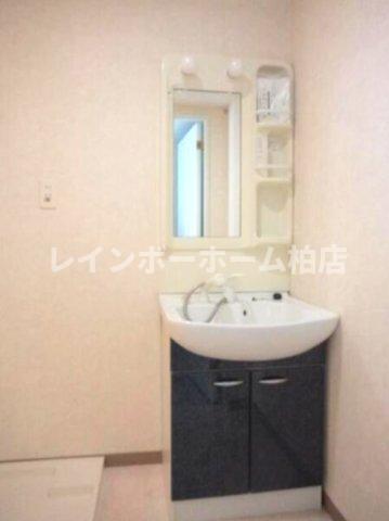 洗面設備　使いやすい洗面所です
