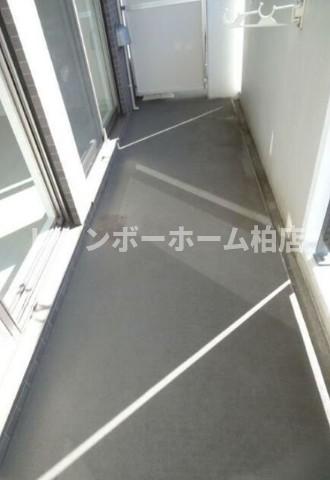 バルコニー　お洗濯にも便利なバルコニー付き