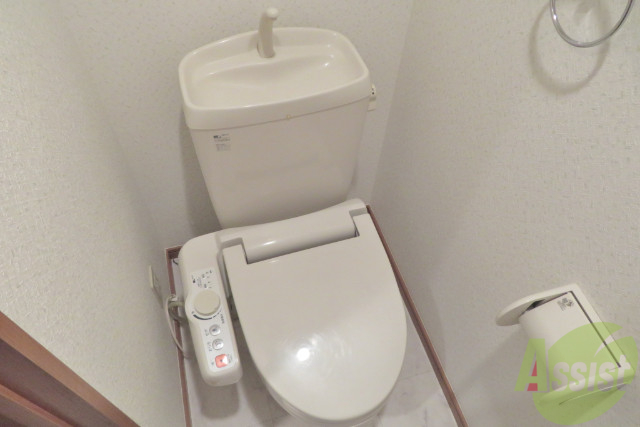 トイレ　シンプルですが清潔なトイレ。ウォシュレットも付いてます。