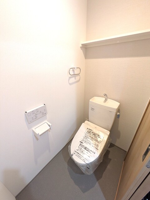 トイレ　（竣工前）