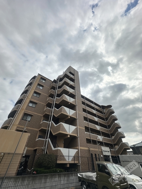 建物外観　鉄筋コンクリート造・ガッチリとした建物です♪♪