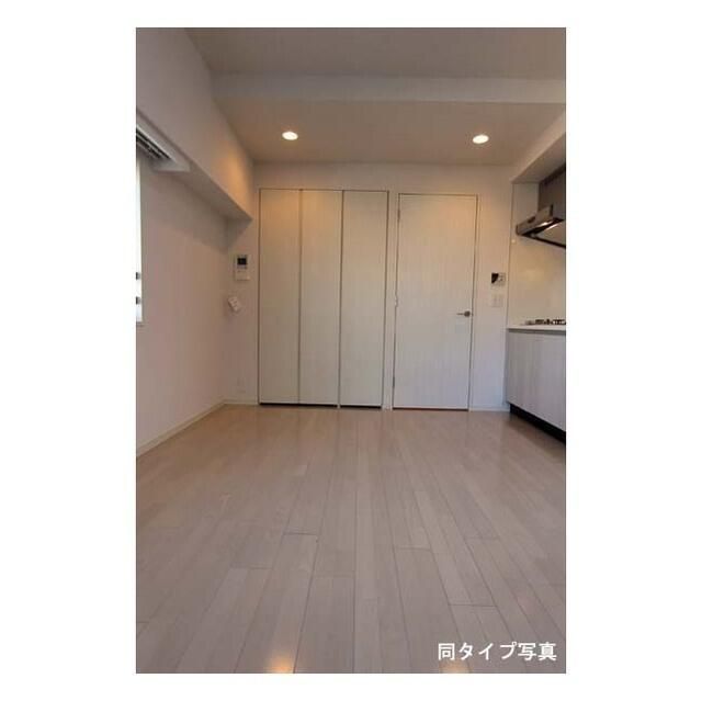 居室・リビング　写真は同タイプ住居です