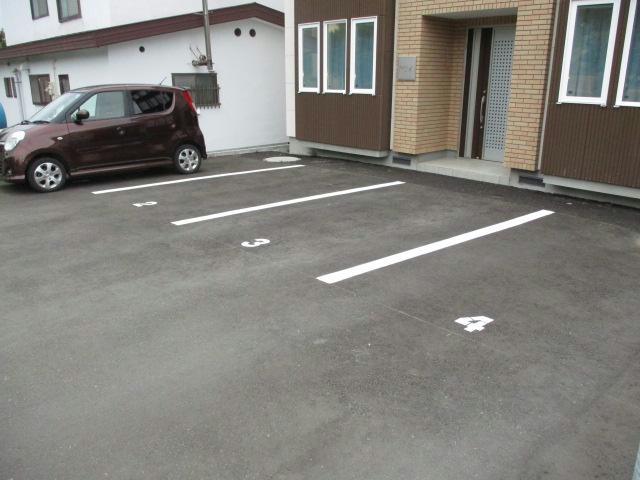 駐車場　駐車場