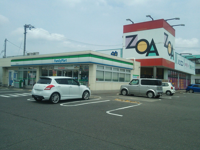 コンビニ　ファミリーマート岡山田中店（コンビニ）まで496m