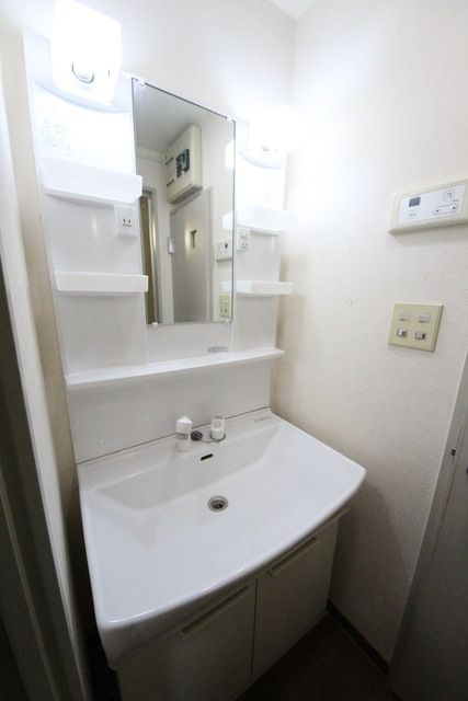 洗面設備　別部屋参照写真