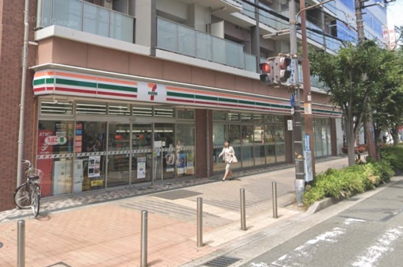 コンビニ　セブンイレブン東大阪長堂1丁目店（コンビニ）まで618m