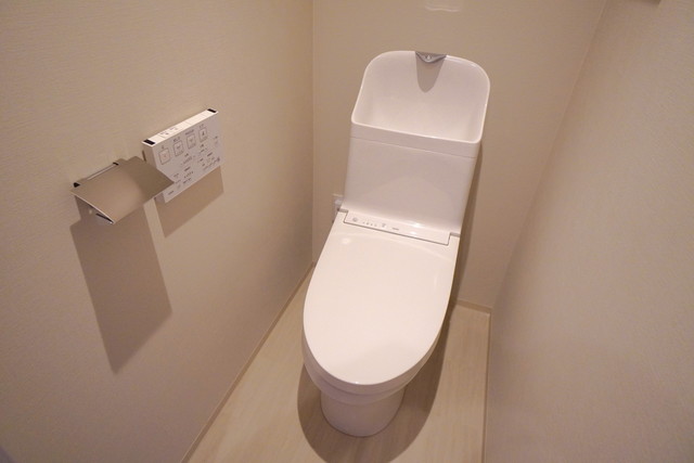 トイレ　※写真は同タイプ住戸です。