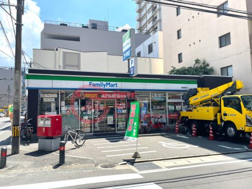 コンビニ　ファミリーマート 福岡薬院店（コンビニ）まで292m