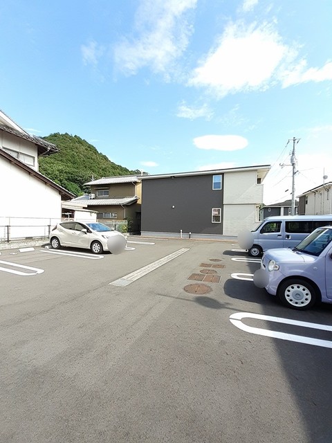 駐車場　駐車場