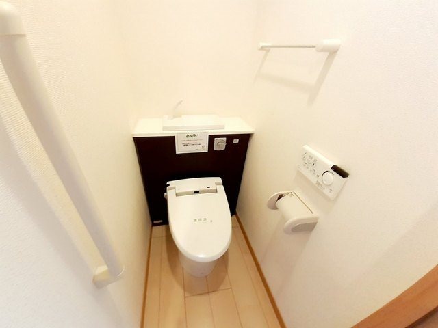 トイレ　同物件別部屋イメージ