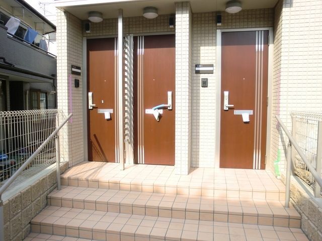 エントランス　★可愛らしい玄関スペースです★