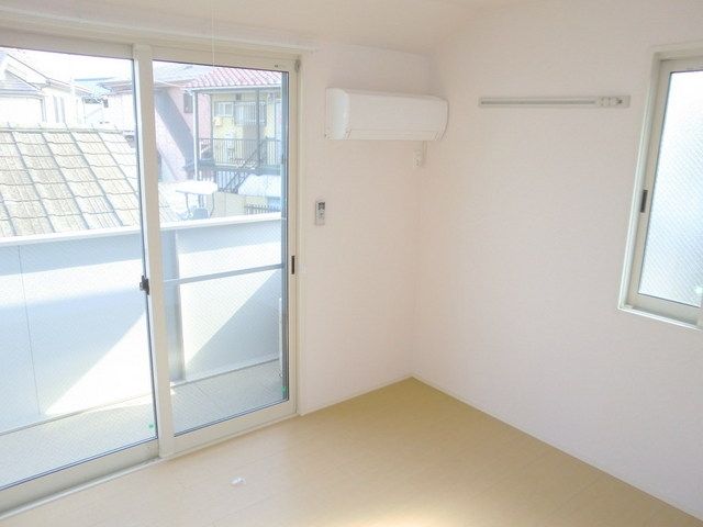 その他部屋・スペース　★2面採光の明るい洋室です★