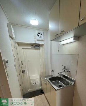 玄関　キッチン