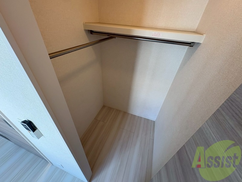 収納　寝室の収納です。部屋がすっきり片付きます。