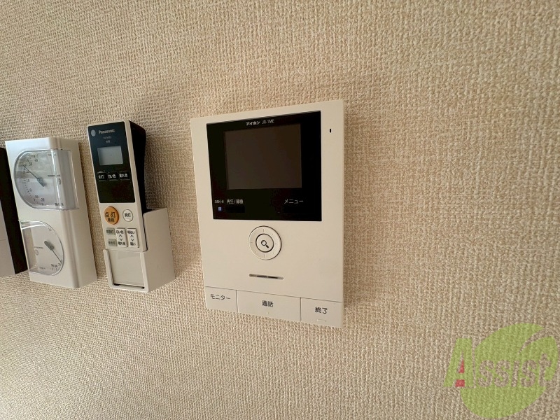 セキュリティ　モニター付きインターホンです。来客時も安心ですね。