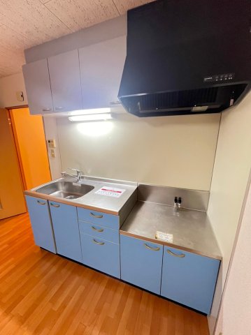 キッチン　同間取り、別の部屋の写真です