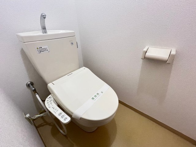 トイレ　同間取り、別の部屋の写真です