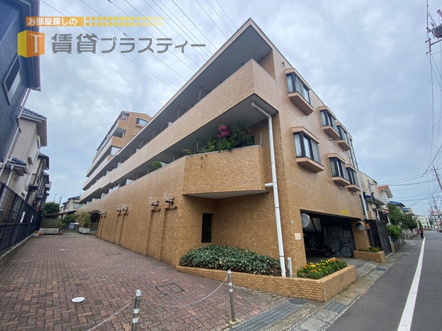 建物外観　分譲賃貸で管理人さんもいますよ。