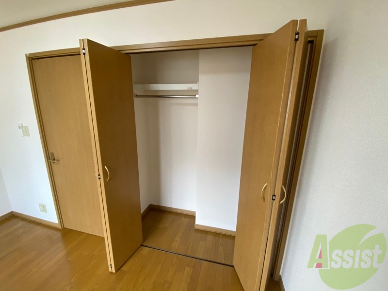 収納　寝室の収納です。部屋がすっきり片付きます。