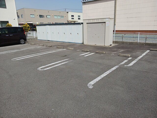 駐車場　車をお持ちの方に嬉しい駐車場付きの物件です
