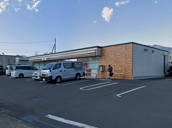 コンビニ　セブンイレブン 秦野平沢北店（コンビニ）まで602m