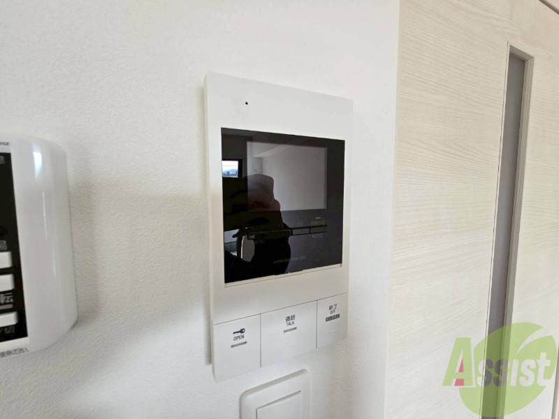 セキュリティ　ＴＶモニター付インターホンです。来客者の顔が見えるので安心！