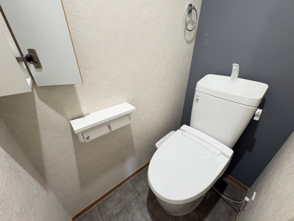 トイレ　※同物件角部屋の参考画像になります。