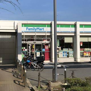 コンビニ　ファミリーマート港南四丁目店（コンビニ）まで161m