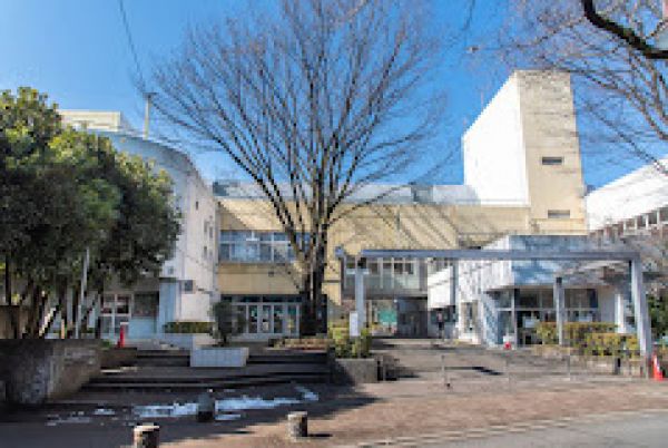 小学校　杉並区立杉並第十小学校（小学校）まで154m