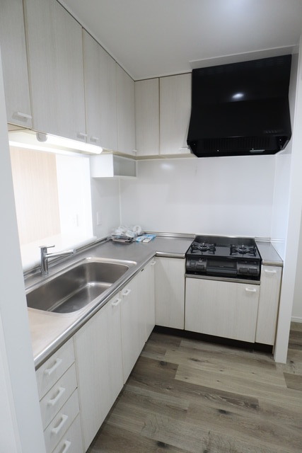 キッチン　参考写真（同建物別部屋のものです）