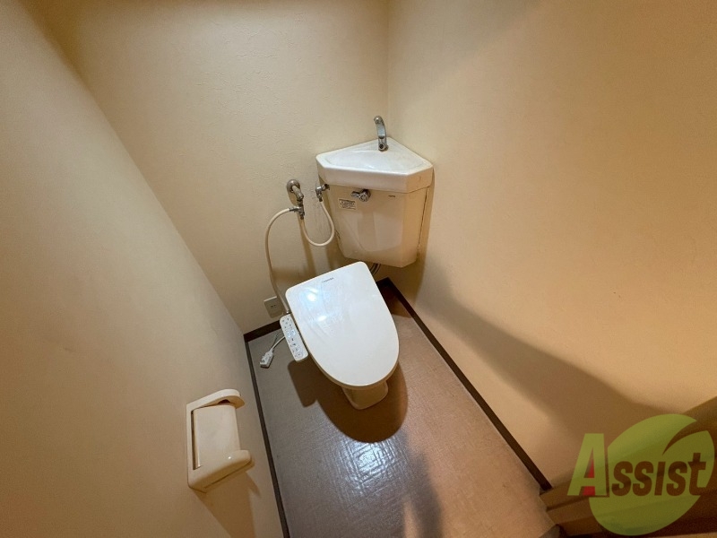 トイレ　こちらはトイレです。清潔感があり、安心して使用できます。