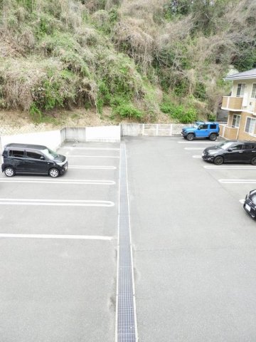 駐車場　駐車場完備です