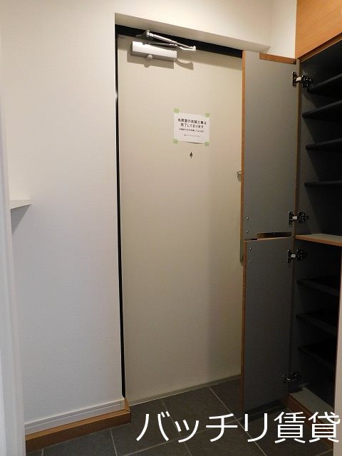 玄関　別号室イメージの為、現状を優先致します