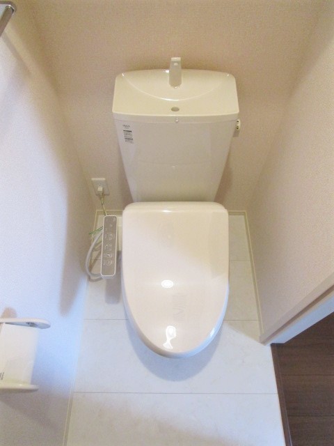 トイレ　同施工メーカー参考写真