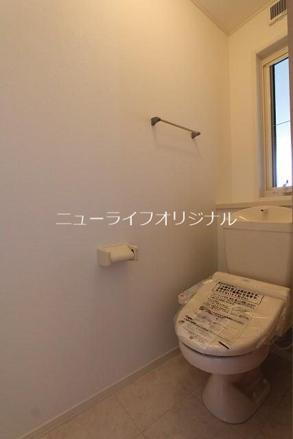 トイレ　あると嬉しい温水洗浄便座付き♪