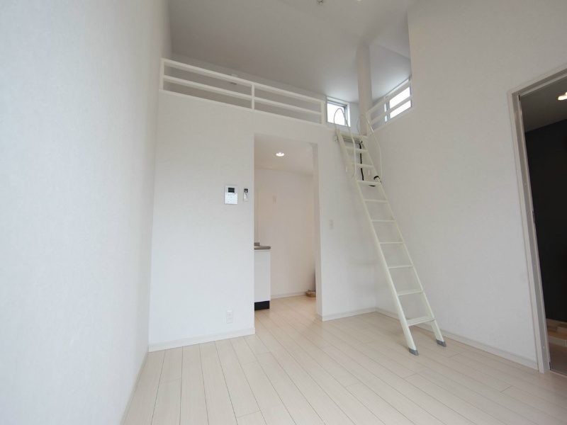 居室・リビング　洋室9.7帖　ロフト6.3帖（収納でもお部屋でも使えます）