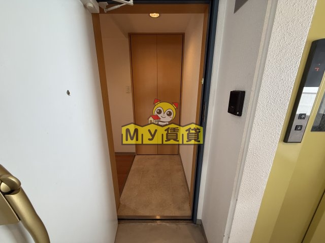 玄関　ゴールドヒルズ渡辺