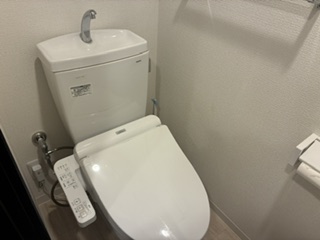 トイレ　温水洗浄便座