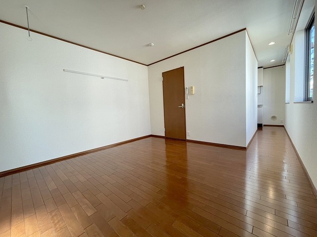 居室・リビング　★明るいフローリングの角部屋です★