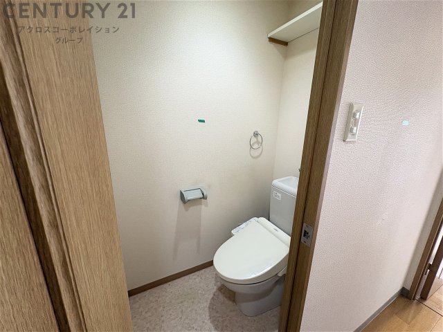 トイレ　温水洗浄便座機能付きのトイレです♪