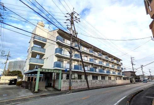 建物外観　現況が相違する場合は現況を優先致します。