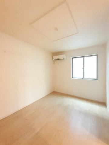 その他部屋・スペース　明るい色調の室内です