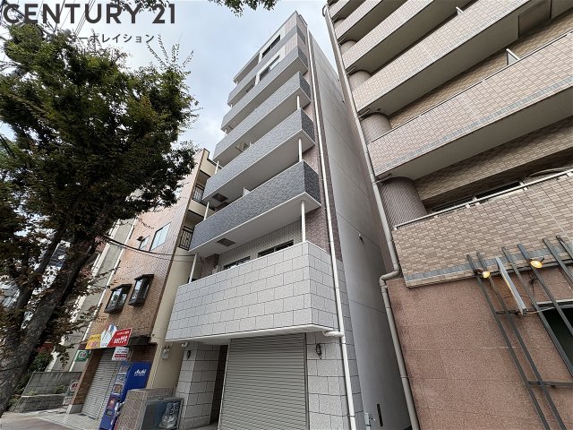 建物外観　エレベーター付きで重たい荷物も楽々♪