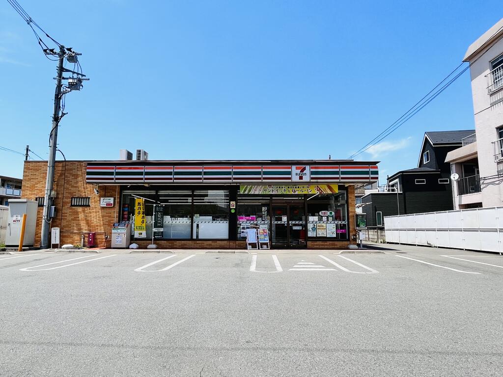 コンビニ　セブンイレブン西東京富士町3丁目店（コンビニ）まで562m