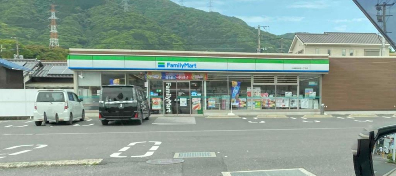 コンビニ　ファミリーマート 小倉葛原本町一丁目店（コンビニ）まで514m