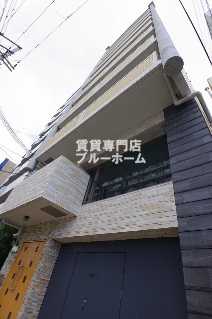 建物外観　鉄筋コンクリート造10階建ての物件！