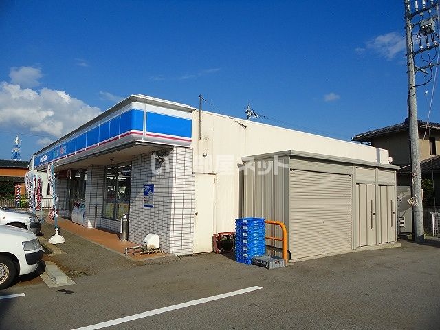 コンビニ　ローソン 新湊新片町店（コンビニ）まで324m