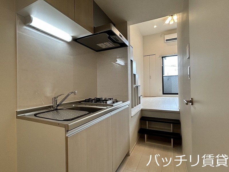 キッチン　画像は別号室タイプの為、現状を優先致します。