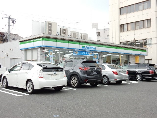コンビニ　ファミリーマート岡山鹿田店（コンビニ）まで94m