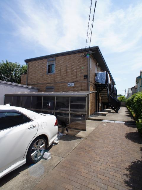 建物外観　☆近隣にスーパーがありますので買い物も便利です！